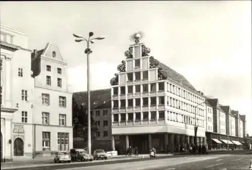 Ak Hansestadt Rostock, Gebäude "Haus Sonne", öffentliche Gaststätte, schwarz-weißes Foto, attrakt