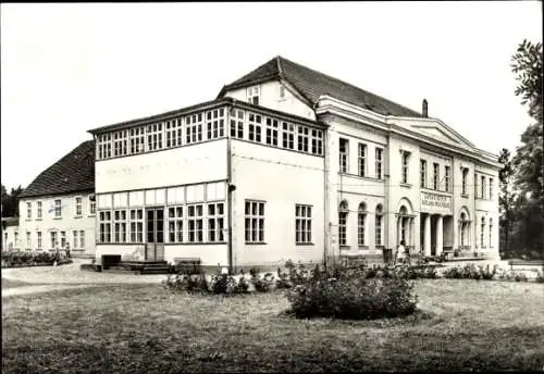 Ak Bad Salzungen in Thüringen, Sanatorium, s Gebäude, Gartenanlage, Schwarz-Weiß Foto