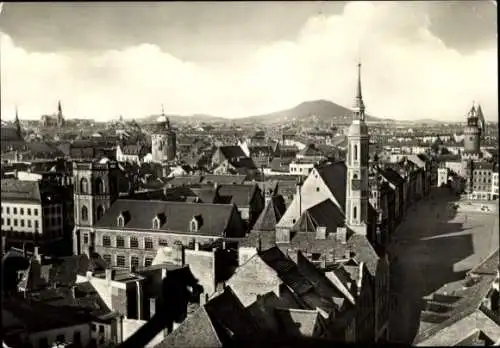 Ak Görlitz in der Lausitz, Panorama mit Landeskrone, Blick über die Häuser, Türme