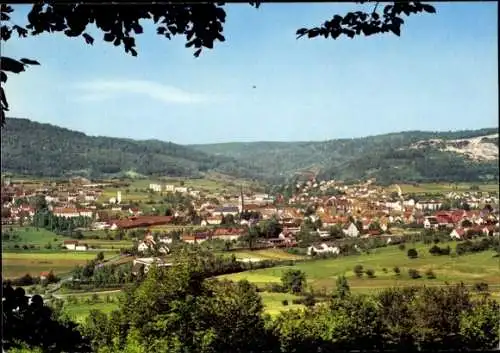 Ak Ebermannstadt in Oberfranken, Landschaftsaufnahme, kleine Stadt, Hügel, grüne Felder