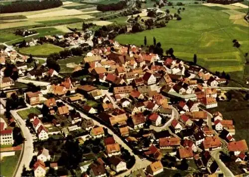 Ak Pleinfeld in Mittelfranken, Luftaufnahme von  viele Dächer und Felder, schöne Landschaft