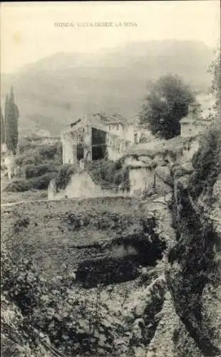 Ak Ronda Andalusien Spanien, Blick auf  Ruinen, Landschaft, alte Gebäude, Bergkulisse