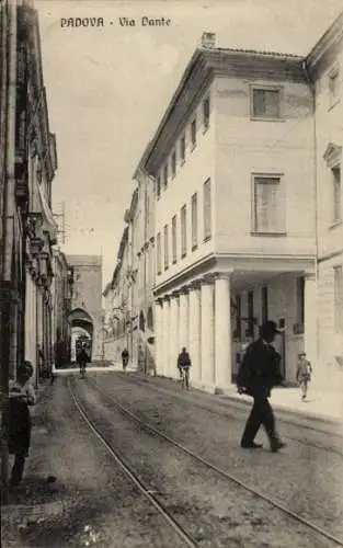Ak Padova Padua Veneto, Straße mit Häusern, Schienen, Fußgänger, Fahrräder, Via Dante