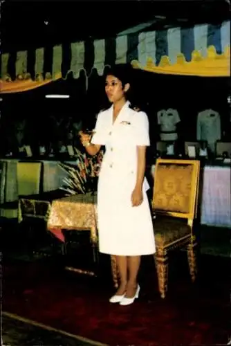 Ak Frau in weißer Uniform