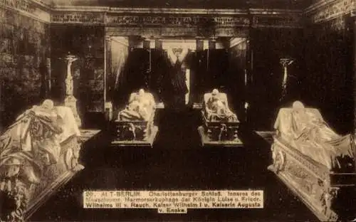 Ak Berlin Charlottenburg, Mausoleum, Sarkophage Königin Luise, Friedr. Wilhelm III, Wilhelm I