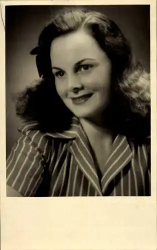 Ak Schauspielerin Elfi Strauch, Portrait