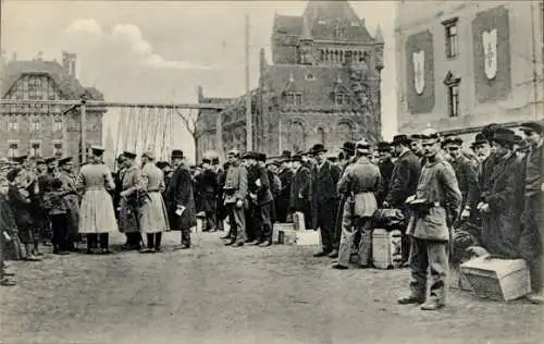 Ak Dresden, Weltkrieg 1914-1917, Ausreise Hilfsdienstpflichtiger nach Belgien, deutscher Soldat