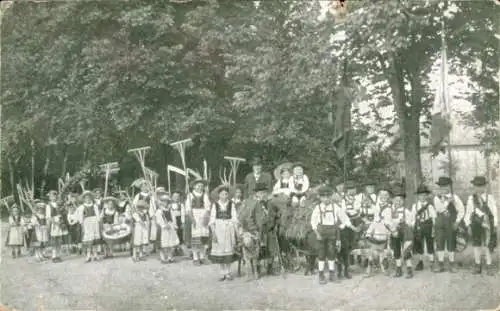Ak Biberach an der Riß in Oberschwaben, Schützenfest, Gruppe aus dem Festzug, Bergerhausen