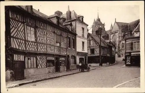 Ak Aumale Seine Maritime, historische Fachwerkhäuser, Straße, Kirche, Pferdekutsche