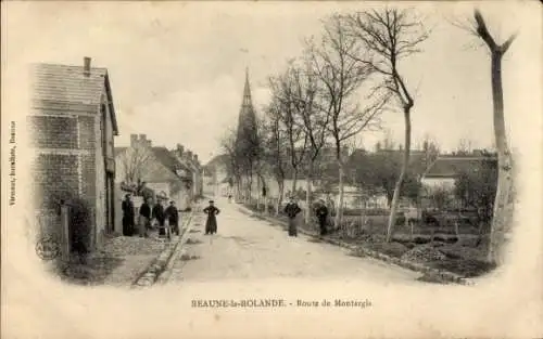 CPA Beaune la Rolande Loiret, Route de Montargis
