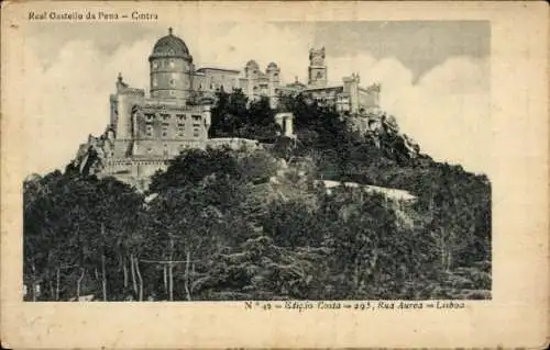 Ak Sintra Cintra Portugal, Real Castello da Pena, beeindruckendes Schloss, umgeben von Bäumen