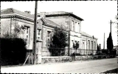 Ak Générac Gard, Gebäude