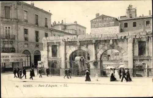 Ak Nîmes Gard, Bogen von Augustus, alte Architektur, Fußgänger, Stadtszene, Werbung