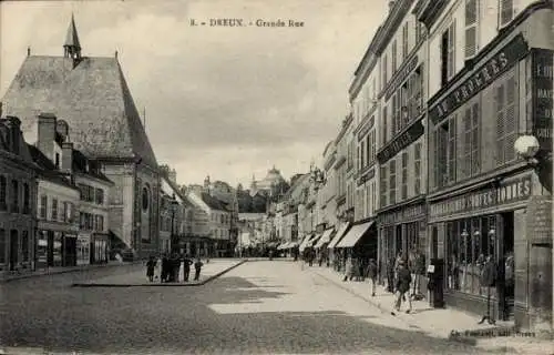 Ak Dreux Eure et Loir, Blick auf die Grande Rue,  Gebäude, Straßenansicht, Menschen auf der Straß