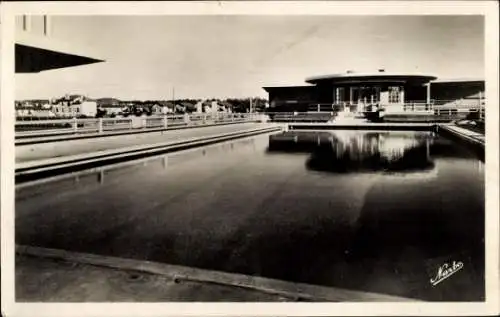 Ak Fumel Lot et Garonne, Libos, Parc des Sports Henri Cavallier, Schwimmbad