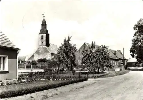Ak Körba Lebusa in Brandenburg, Kirche, ländliche Landschaft, Dorfstraße, Baum- und Hausansicht