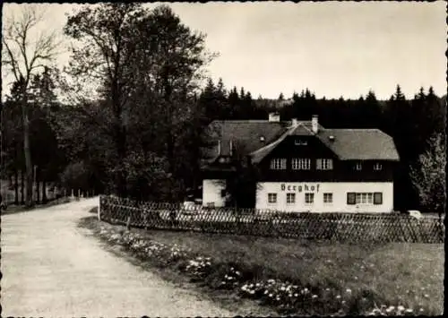 Ak Jöhstadt im Erzgebirge Sachsen, Berghof, Gebäude, umgeben von Bäumen, ländliche Atmosphäre, We