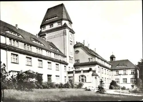 Ak Arnsdorf in Sachsen, Bezirkskrankenhaus, Verwaltungsgebäude, Gebäudeansicht