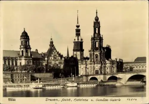 Ak Dresden Altstadt, Schloss, Hofkirche, Gemäldegalerie, Elbe