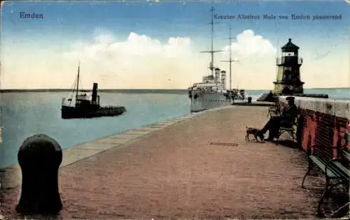 Ak Emden in Ostfriesland, Kreuzer Albatros, Mole, Hafenansicht, Schiff, Hund, Bänke