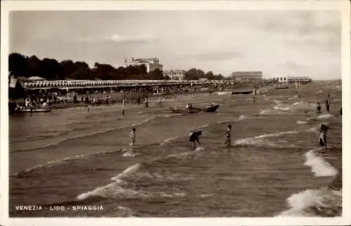 Ak Lido di Venezia Veneto, Strandansicht, Lido, Menschen am Wasser, Boote