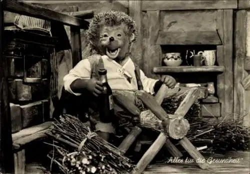 Ak Mecki der Igel, Alles für die Gesundheit, Brennholz, Flasche