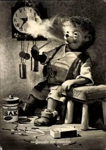 Ak Mecki der Igel, Genieße die Stunden, Pfeife, Streichhölzer, Tabak, Wanduhr