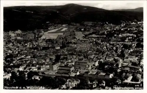 Ak Neustadt an der Weinstraße, Fliegeraufnahme