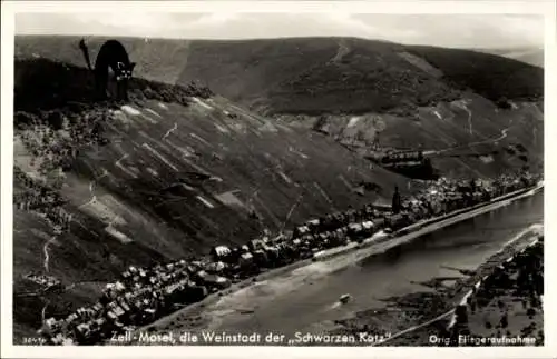Ak Zell an der Mosel, Fliegeraufnahme, Weinstadt der Schwarzen Katz