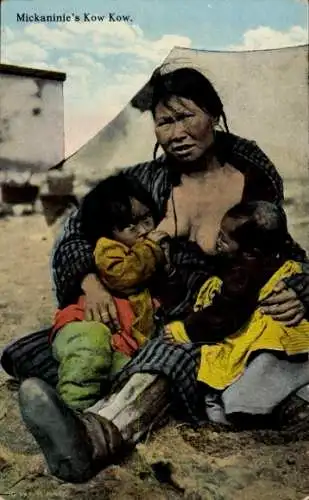Ak Mickaninie's Kow Kow, Frau stillt ihre Kinder