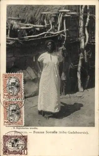 CPA Djibouti Djibouti, Femme Somalie, tribu Gadaboursie