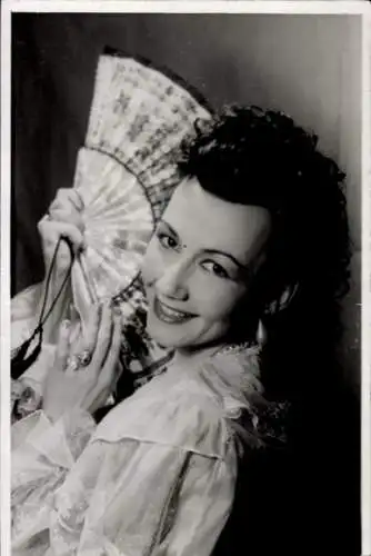 Ak Schauspielerin Eva Zilcher, Portrait