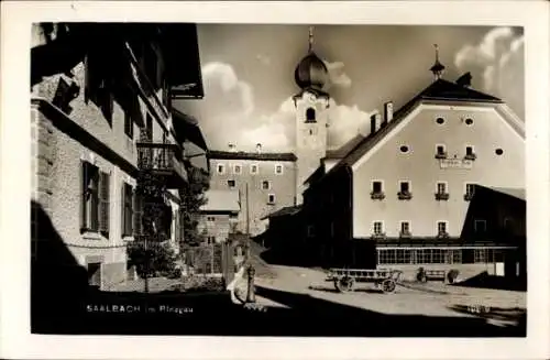 Foto Ak Saalbach Hinterglemm im Pinzgau Salzburg, Teilansicht, Gasthof, Kirche