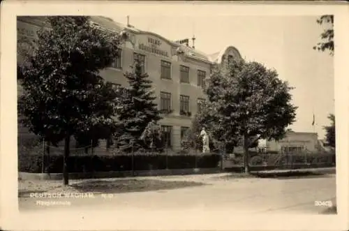 Foto Ak Deutsch Wagram in Niederösterreich, Hauptschule
