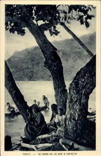Ak Papeete Tahiti, au bord de la mer