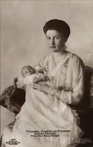 Ak Prinzessin Marie Auguste von Anhalt, Ehefrau Joachim von Preußen, Prinz Karl Franz Joseph