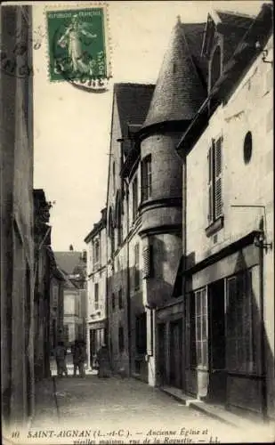 Ak Saint Aignan sur Cher Loir et Cher, Ancienne Eglise et vieilles maisons, rue de la Raquette