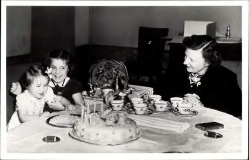 Ak Geburtstag Prinzessin Margriet der Niederlande, Königin Juliana, Paleis Soestdijk 1951