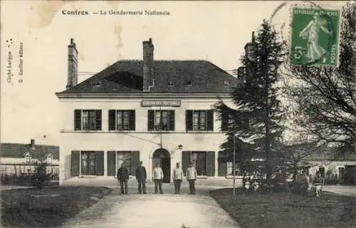 Ak Contres Loir-et-Cher, La Gendarmerie Nationale, Gebäude, Personen, Poststempel, historische...