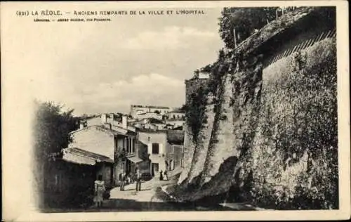 Ak La Reole Gironde, Alte Stadtmauern, Hospital, Straßenansicht