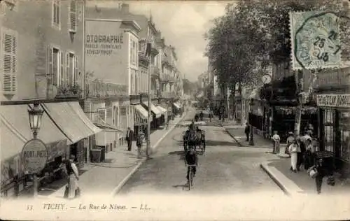 Ak Vichy Allier,  Rue de Nîmes, Straßenansicht,  