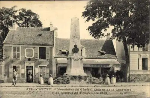 Ak Créteil Val de Marne, Monument du Général Ladrelt de la Charrière, Kommt aus dem Jahr 1870, Se