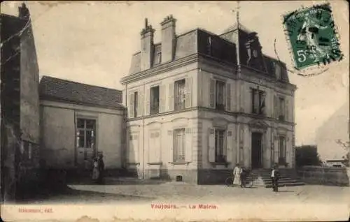 Ak Vaujours Seine Saint Denis,  La Mairie, s Gebäude, nostalgischer Stil, Menschen im Vordergrund