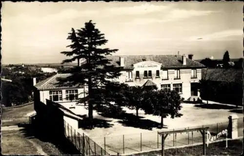 Ak Montfermeil Seine Saint Denis, Schule, große Bäume, Schulhof, klare Himmel