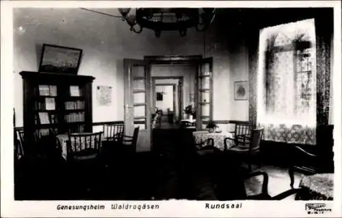 Foto Ak Waldrogäsen Wüstenjerichow Möckern in Sachsen Anhalt, Genesungsheim, Rundsaal, Foto Müller