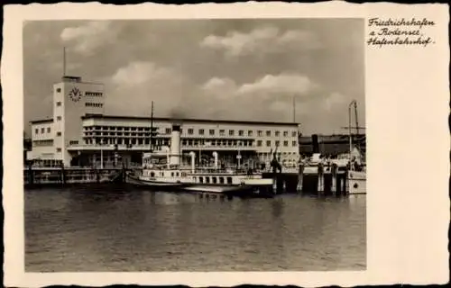 Ak Friedrichshafen am Bodensee, Hafenbahnhof, Uferpromenade, Dampfschiff