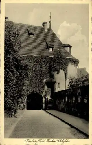 Ak Altenburg in Thüringen, Blick auf hinteres Schlosstor, Rankenbewuchs