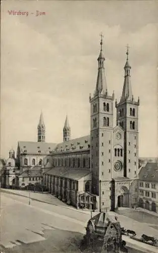 Ak Würzburg am Main Unterfranken, Würzburg Dom,  Aufnahme, zwei Türme, Architektur, Straßenansich
