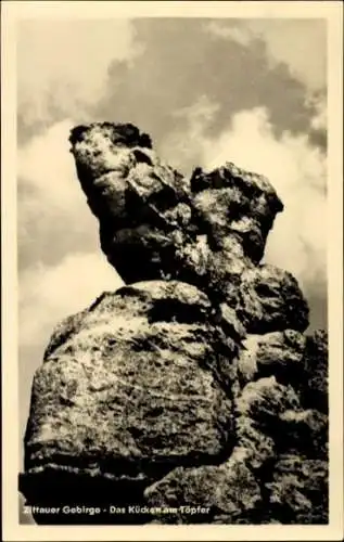 Ak Jonsdorf in Sachsen, Zittauer Gebirge, Nonnenfelsen, Felsbildung, Kücken am Töpfer, Wolken, se