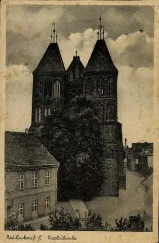 Ak Luckau in der Niederlausitz, Nicolaikirche,  Architektur, Wolken, Altstadt